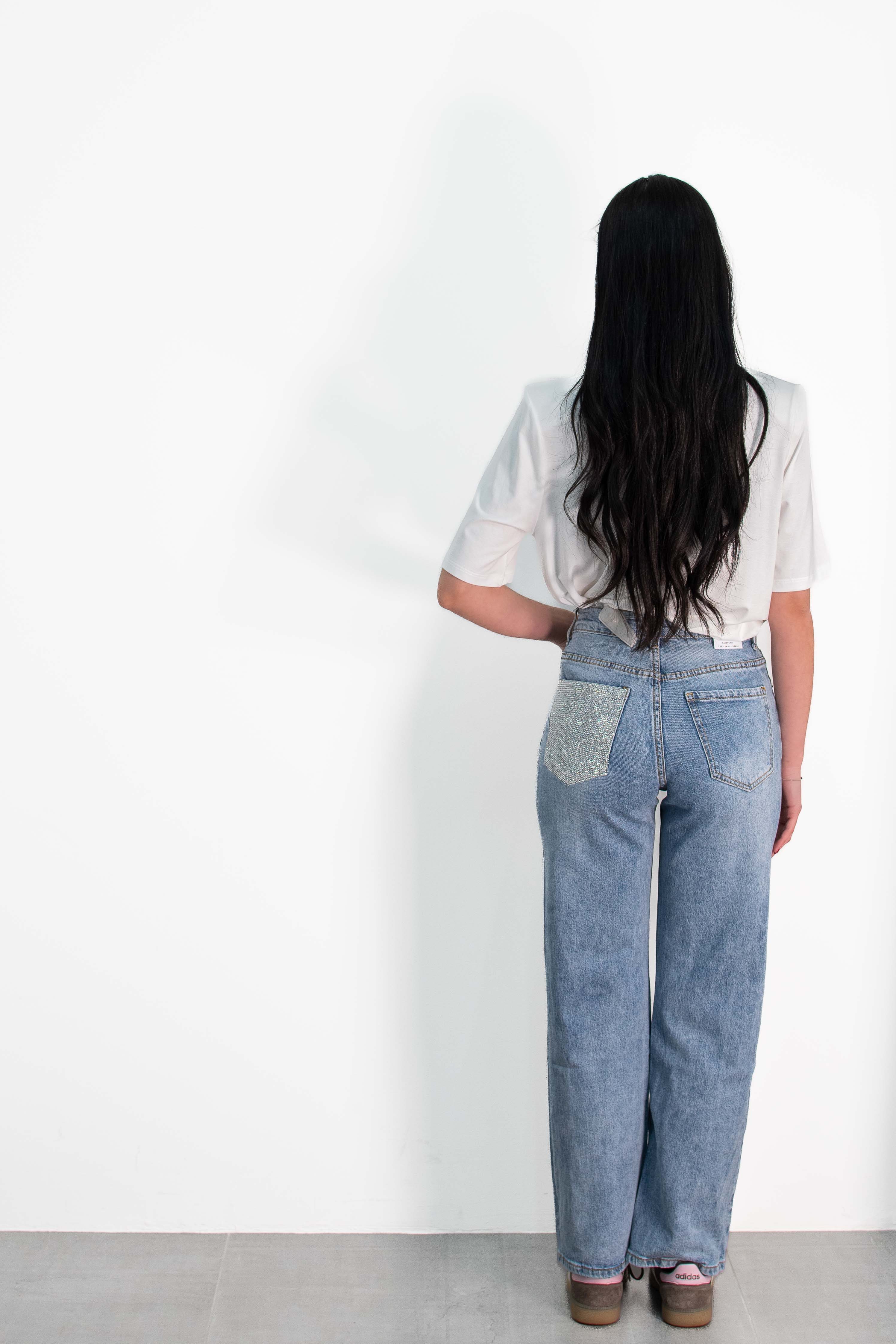 Jeans mit Strasssteinen